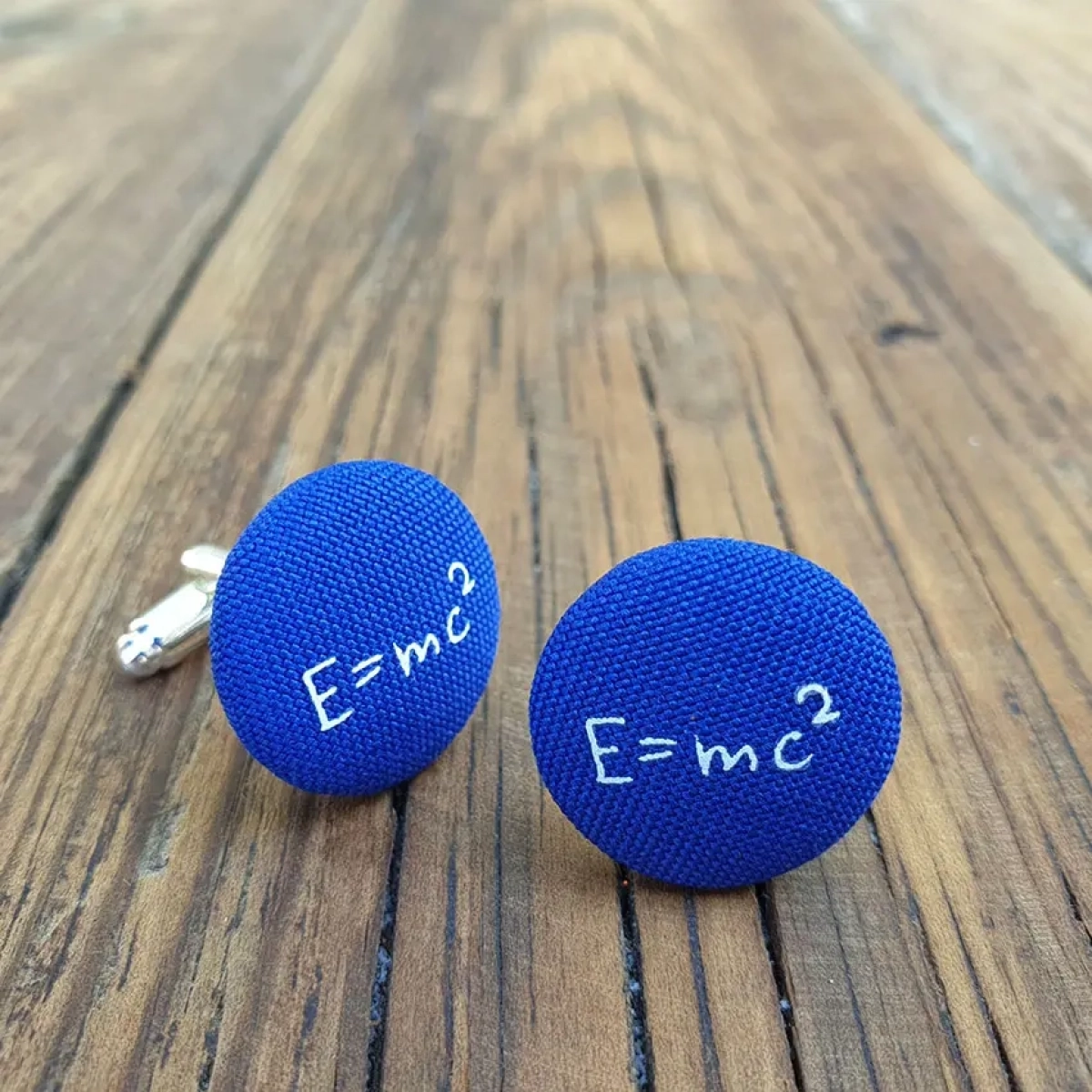 3055images-fizicka-formula-emc2-manzetne-2060-7