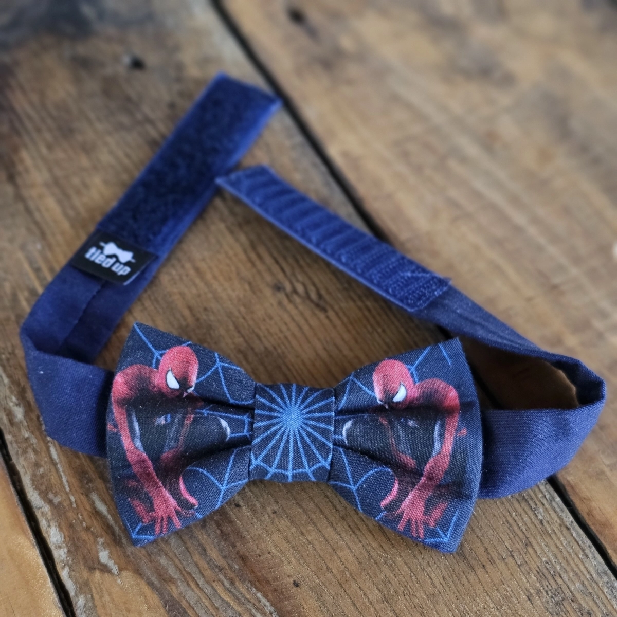 Dečija teget Spiderman leptir mašna