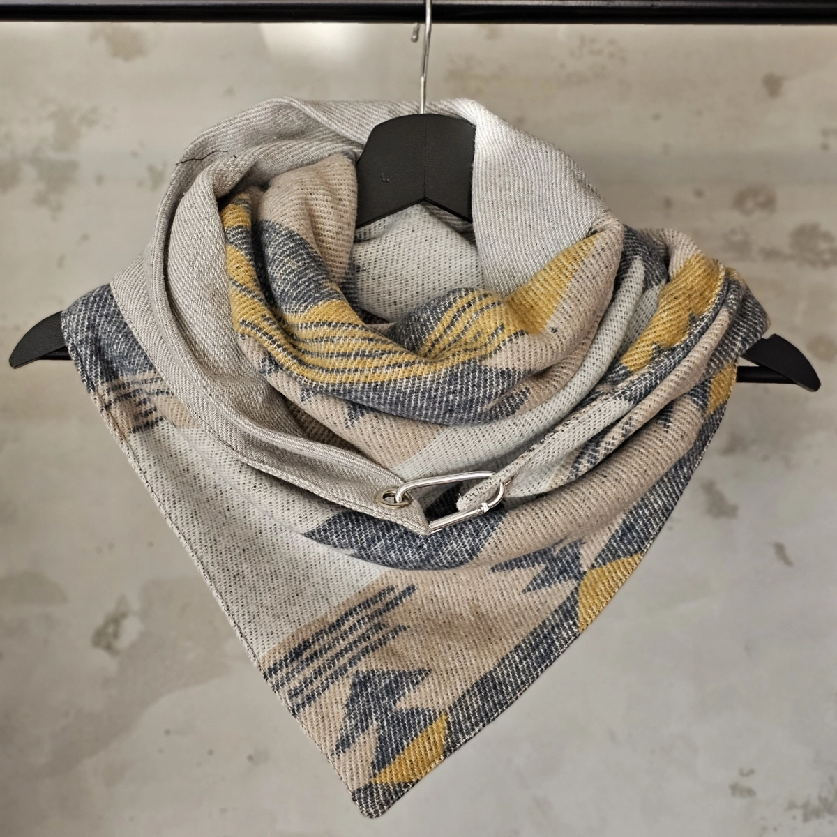 TIED UP CASUAL - UNISEX ŠAL 72