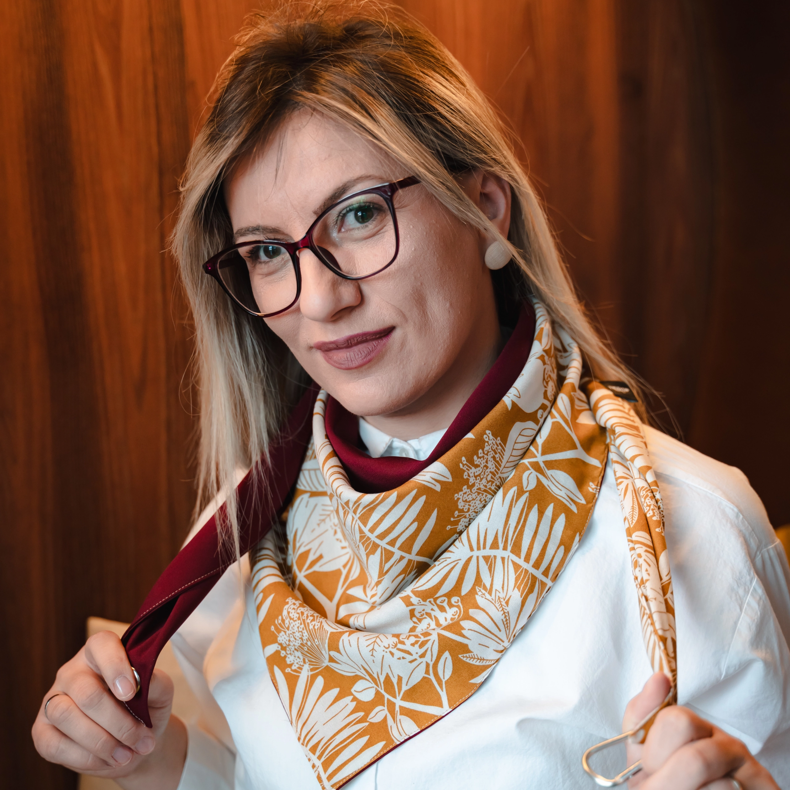 OKER ŽENSKA MARAMA